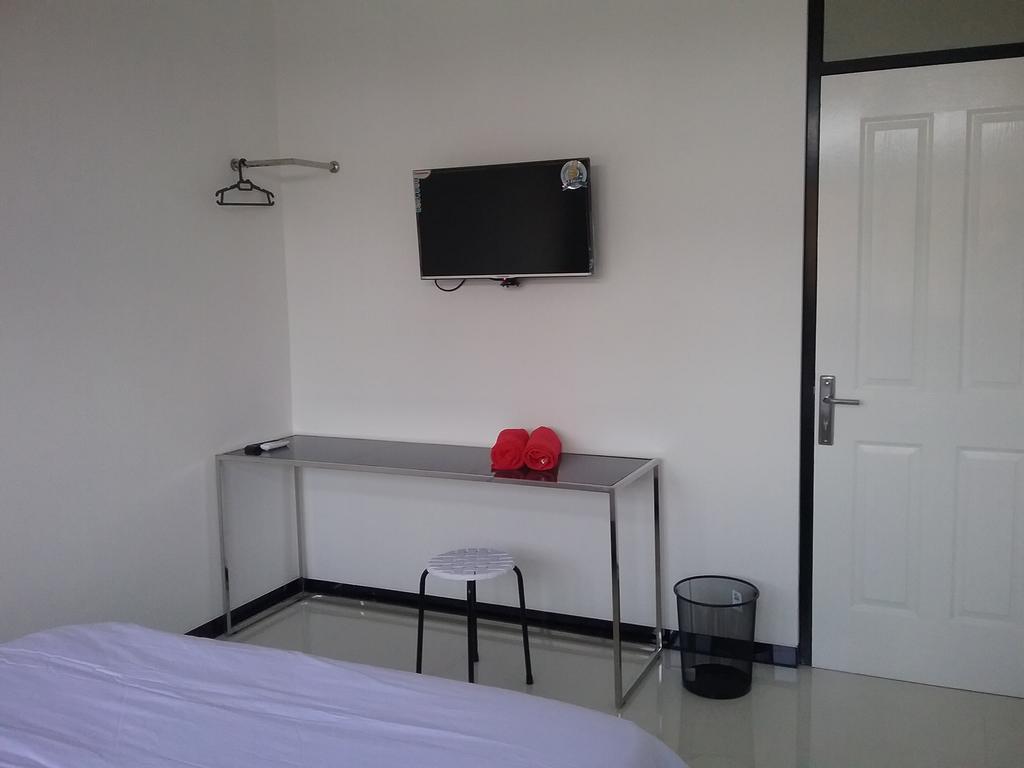 Mess Inn Семаранг Номер фото